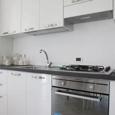 Ferienwohnung Fuer 6 Personen Ca 75 Qm In Cefalu, Sizilien Nordkueste Von Sizilien - B59119 *